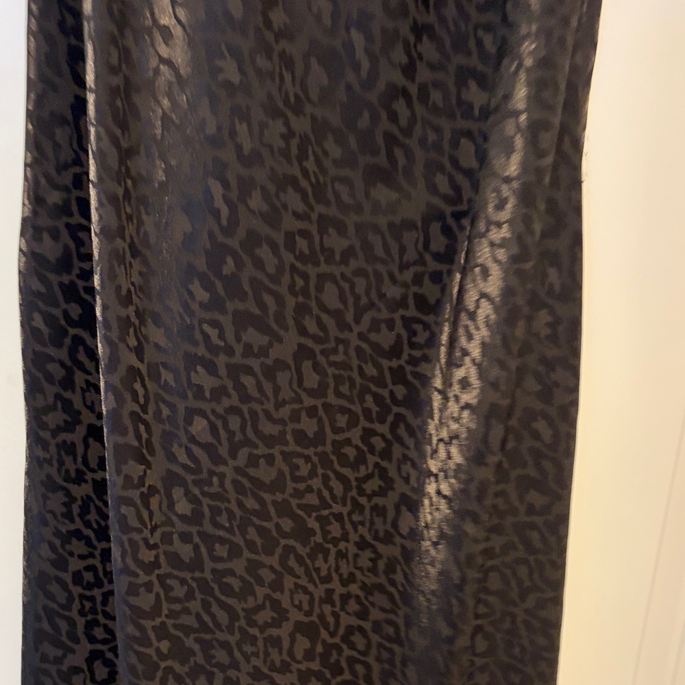 Elegant Black Slip Dress - Picture 5 of 10